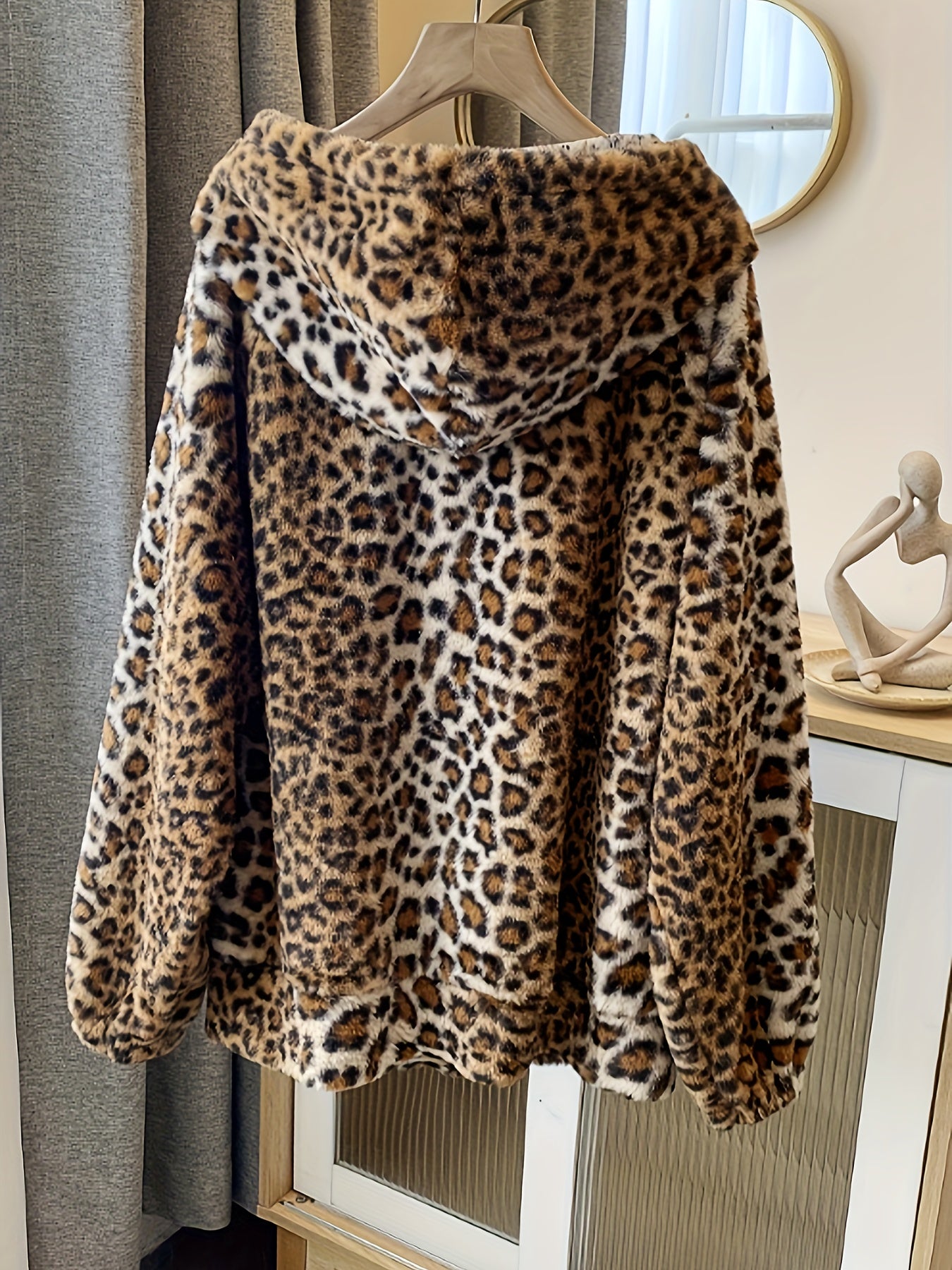 Plus Size Leopard Print Drawstring Hoodie, Casual Long Sleeve Fuzzy Sweatshirt For Fall & Winter, Women's Plus Size Clothing